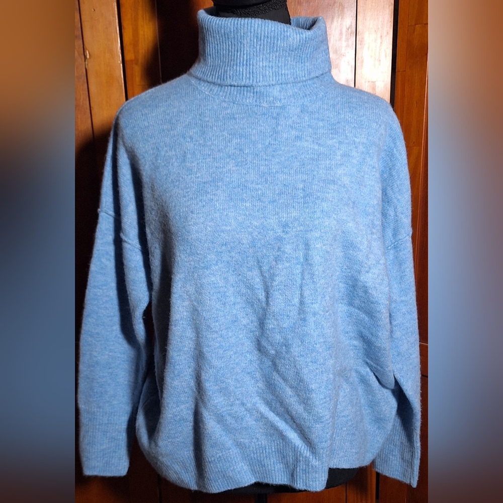 VINCE CAMUTO Turtleneck Sweater